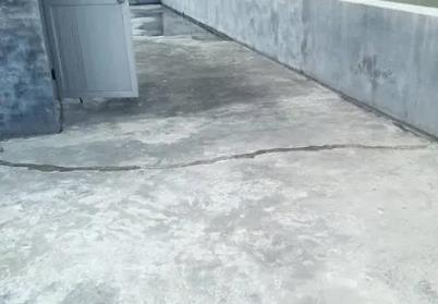 美兰楼顶漏水维修公司分享下如何解决卫生间隐蔽部位漏水的问题?